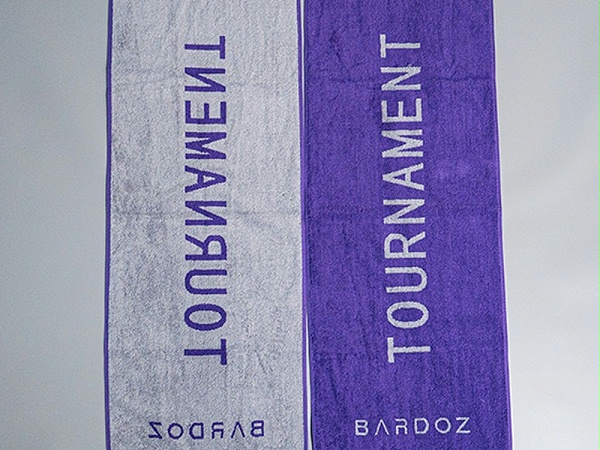 Yarn-dyed jacquard sports towel