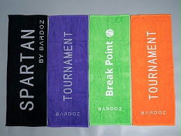 Yarn-dyed jacquard sports towel