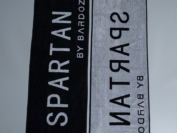 Yarn-dyed jacquard sports towel